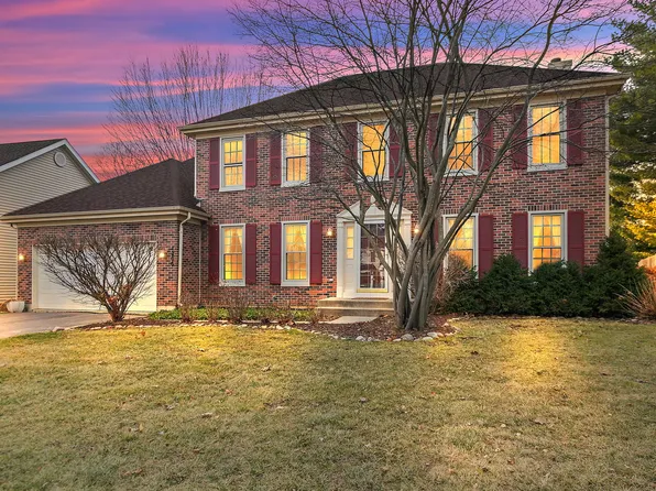 1200 Deep Woods Dr, Elgin, IL 60120