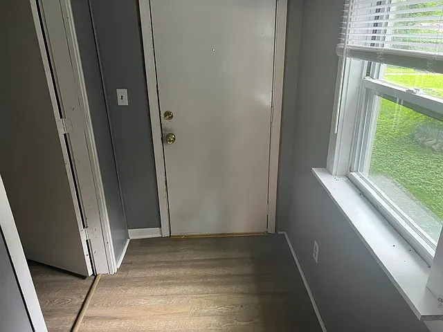 504 E Race St — Photo 22