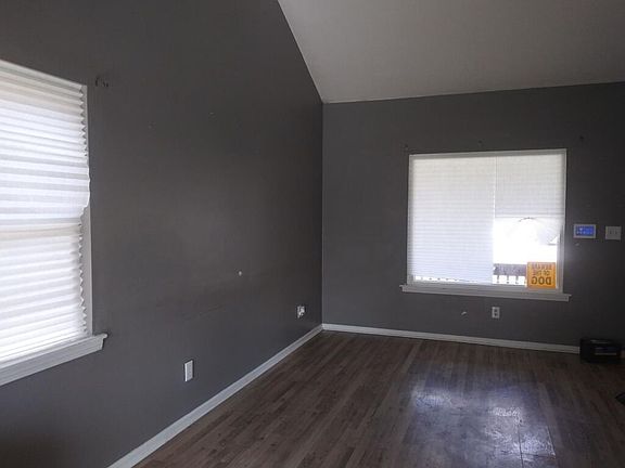 3rd image of 3010 N Colorado Ave