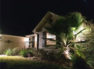 114 Pine Oaks Dr, Madisonville, LA 70447