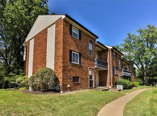 6 Conway Cove Dr, Chesterfield, MO