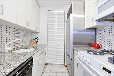 Sold by OneWorld Property Advisors