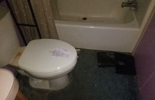 2nd image of 511 Lake St