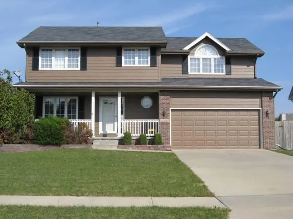 15249 Hawthorn Ct, Clive, IA 50325