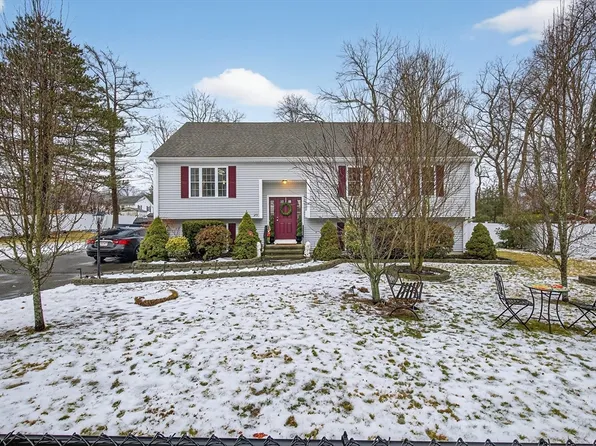 215 North Ave, Brockton, MA 02302