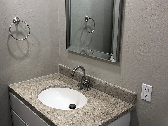5th image of 516 Venice Way APT 1
