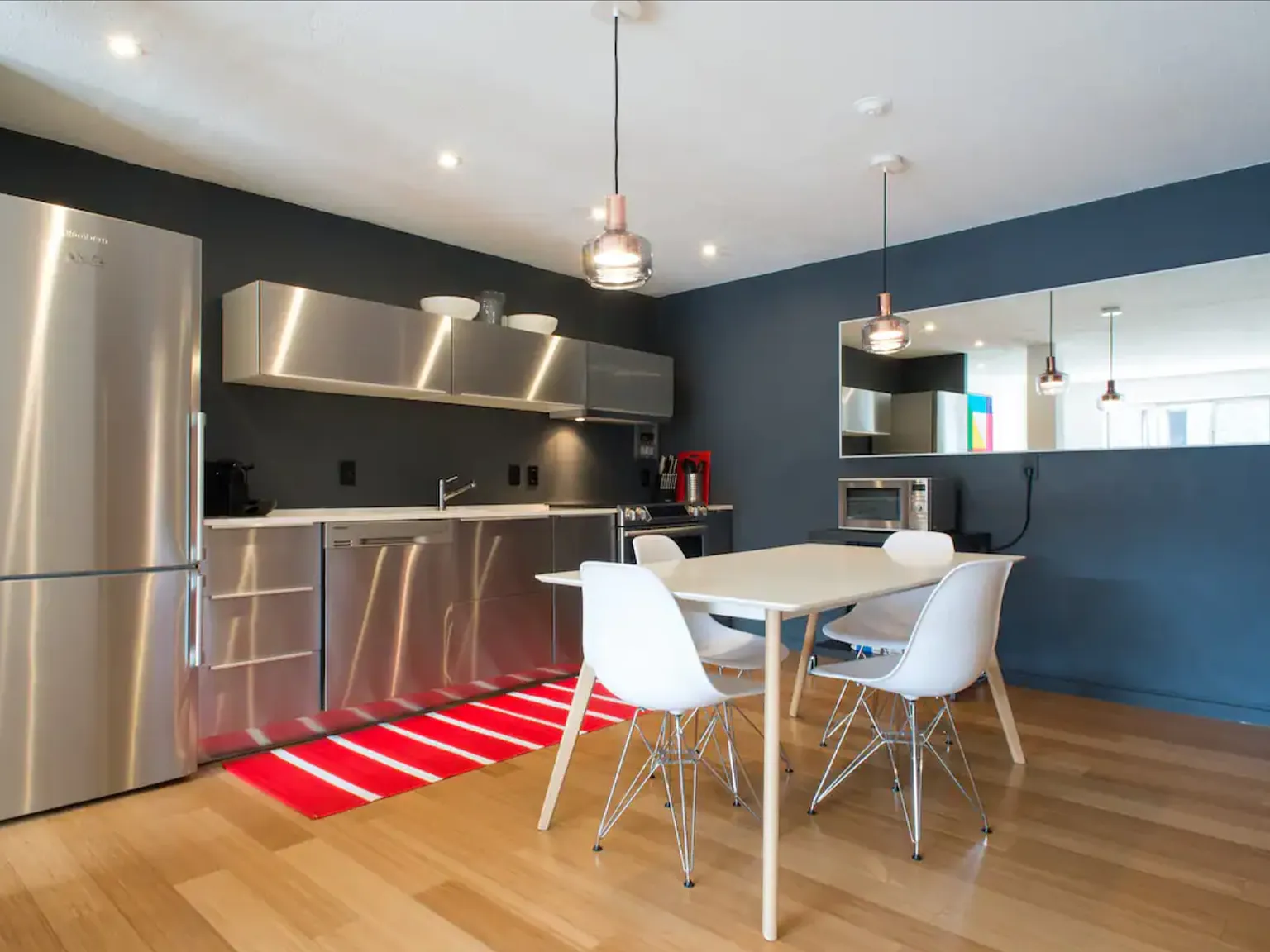 2 bed, 760 sqft, $3,300 — Photo 3