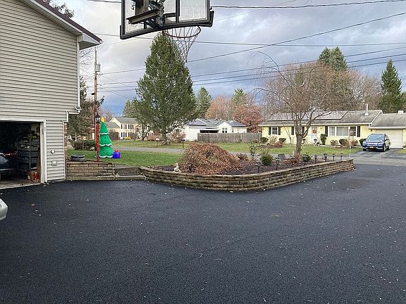 3rd image of 86 Berkshire Dr