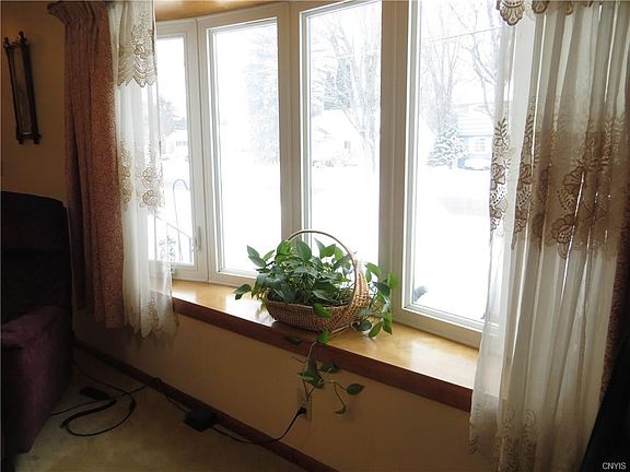 4th image of 408 Manor Dr