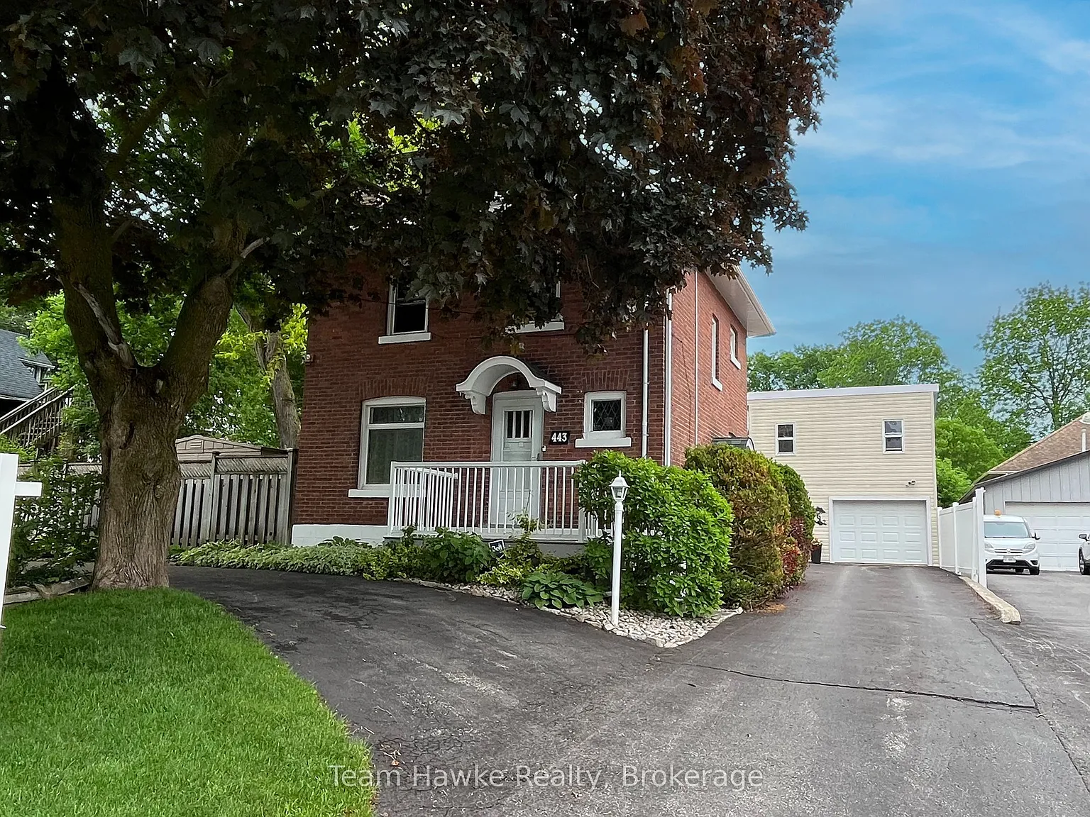 4 bed, $4,000 — Photo 1