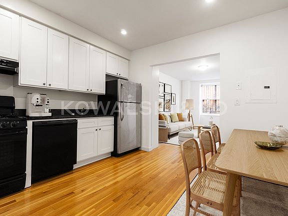 3rd image of 466 9th St APT 1