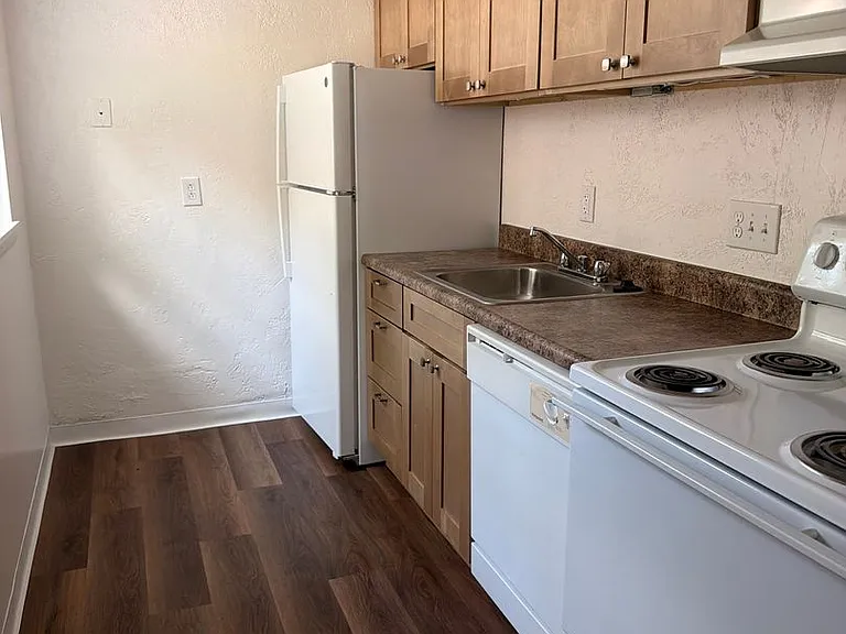 4909 Verona Road — Photo 2