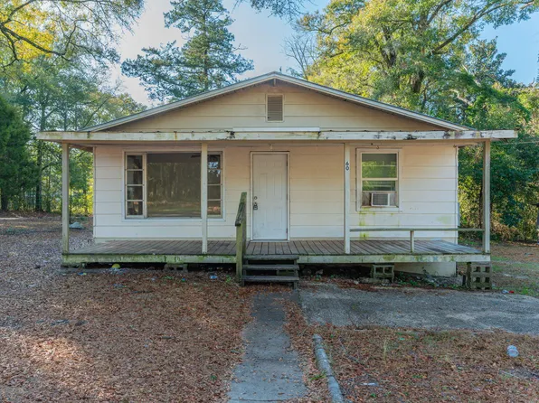 60 Quebec Ave, Defuniak Springs, FL 32433