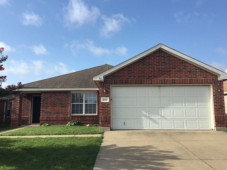 1st image of 902 Pryor Dr