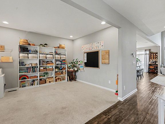 5th image of 7572 Shamrock Ave