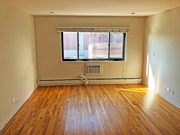 3rd image of 455 W Saint James Pl APT 504