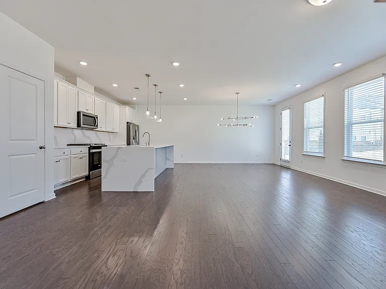 3928 Hester St — Photo 5