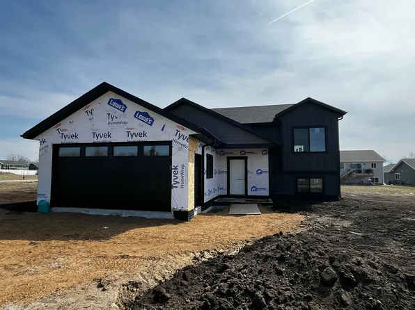 937 Carter St, Brookings, SD 57006