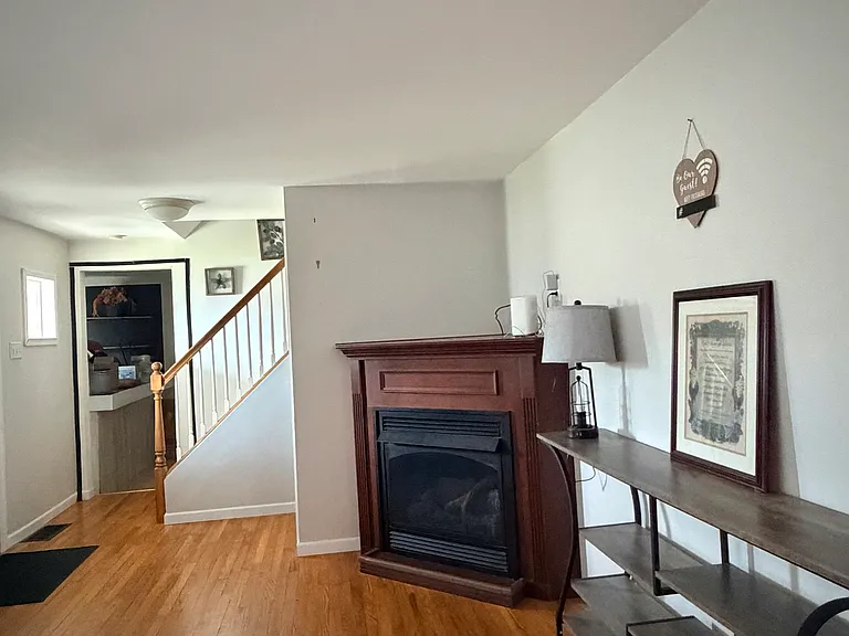 211 Linda Dr — Photo 3