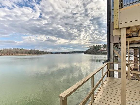 5th image of 115 Woodstock Dr