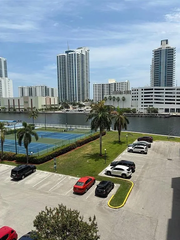 2 bed, 2.0 bath, 1075 sqft, $2,200 — Photo 4