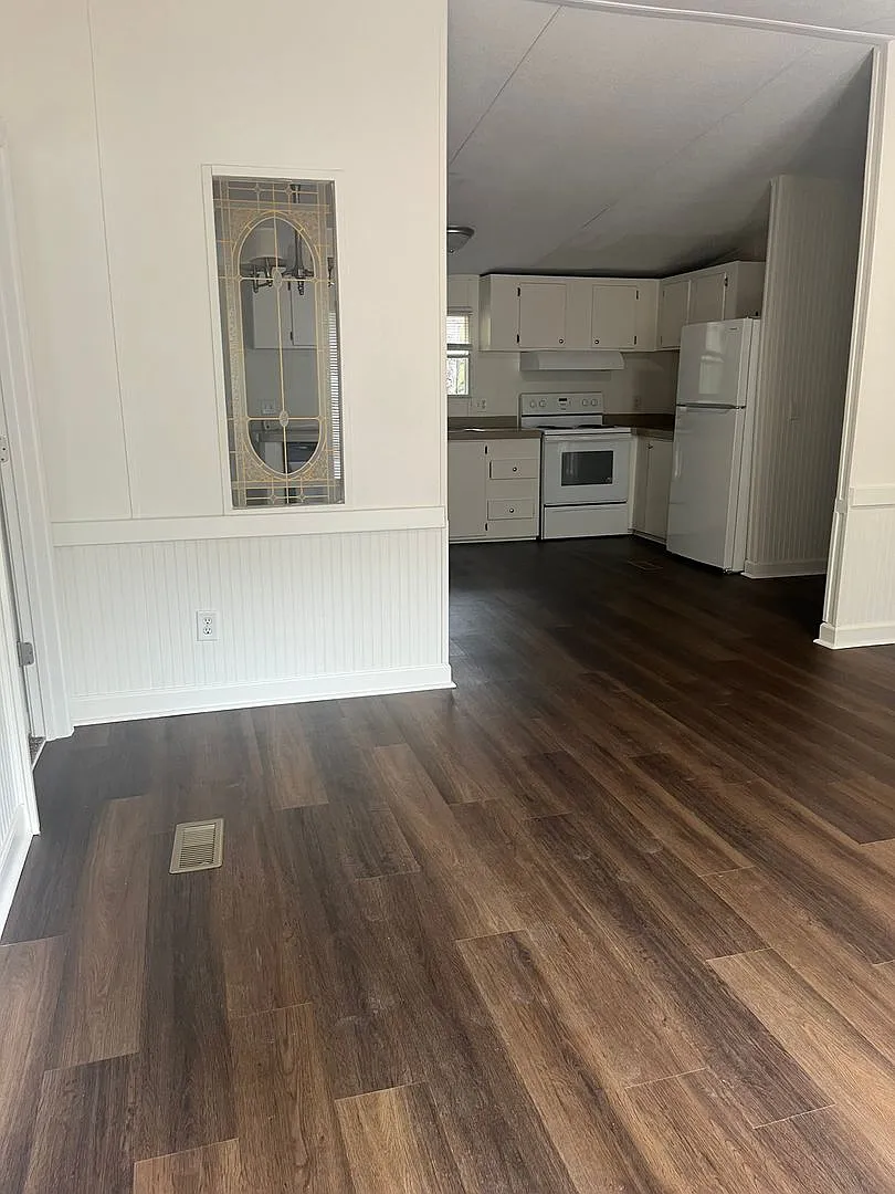 133 Summit Estates — Photo 2