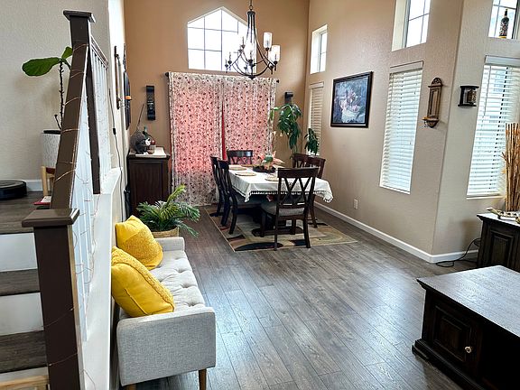 4th image of 28873 Glenheather St