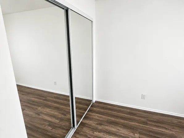 5531 Corteen Pl