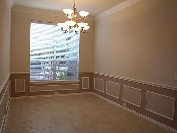 3rd image of 934 Quarry Oaks Dr
