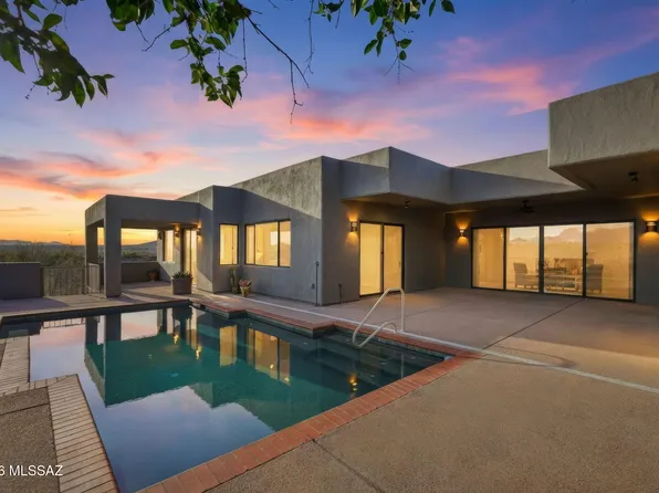 648 E Canyon Rock Rd, Green Valley, AZ 85614