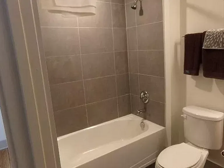 30 Franklin Apartments — Photo 25