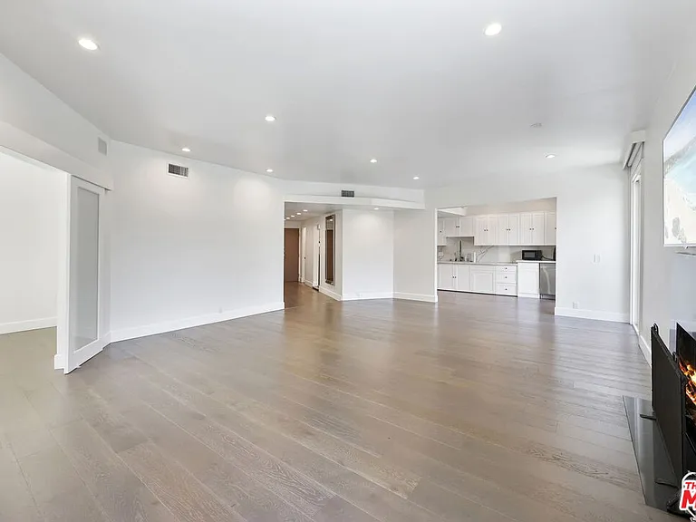 723 Westmount Dr #206 — Photo 6