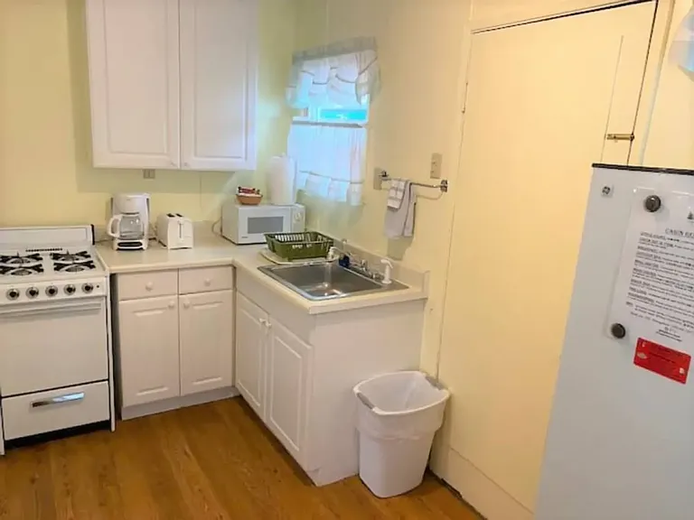 877 Tulip Ln — Photo 37