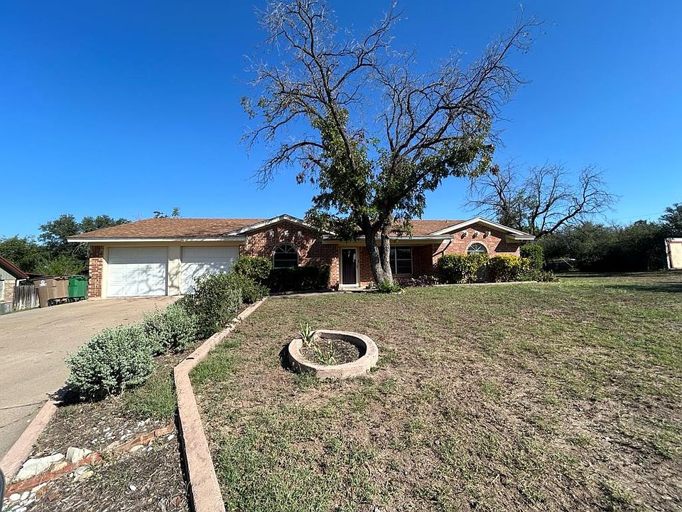 1st image of 210 Crestwood Dr