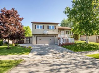 948 6th Ave W, West Fargo, ND 58078