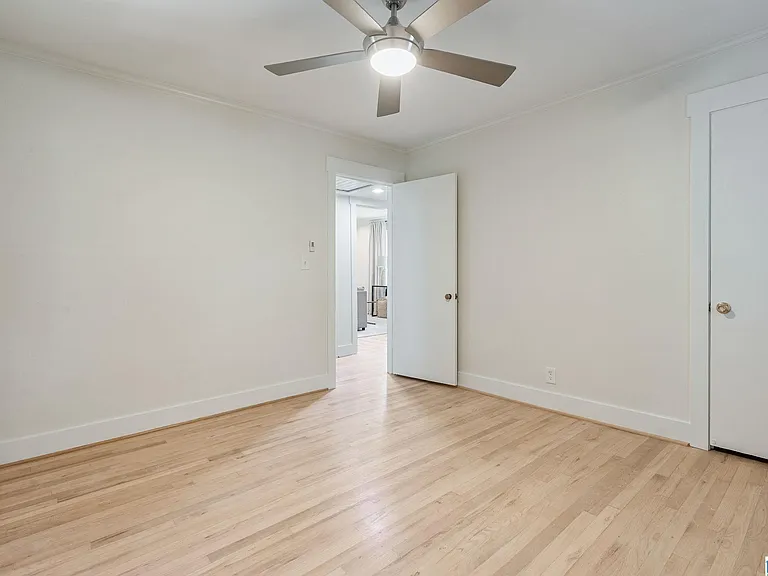 601 Grove St — Photo 21