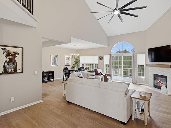 3rd image of 2747 Castlemartin Ct