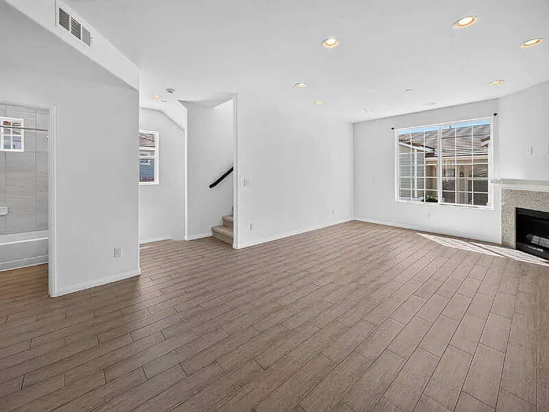 4 bed, 4.0 bath, 1535 sqft, $3,995 — Photo 3