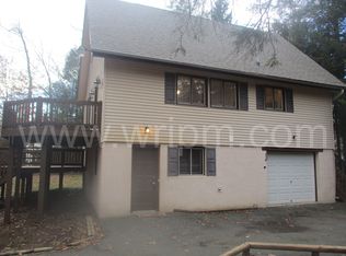 5259 Iroquois St, Tobyhanna, PA