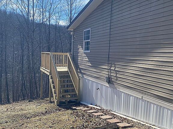 3rd image of 945 Pine Grove Rd