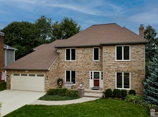 1361 Sussex Rd, Naperville, IL 60540