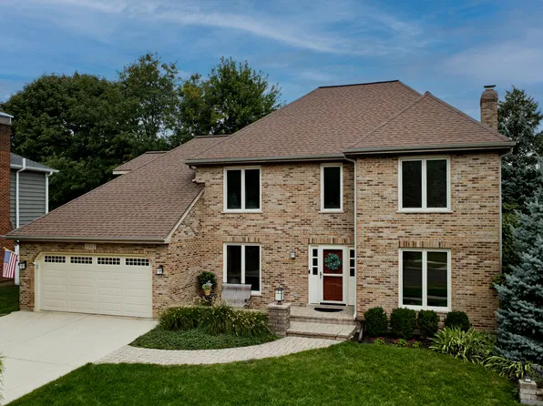 1361 Sussex Rd, Naperville, IL 60540
