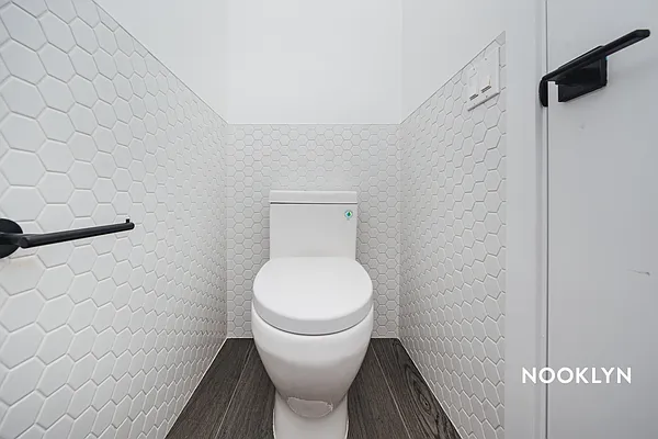 Rented by Nooklyn NYC LLC | media 85