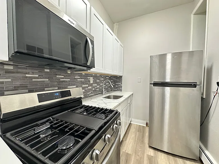205 Monticello Ave #1E — Photo 3