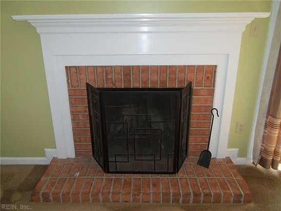 4th image of 917 Poquoson Cir