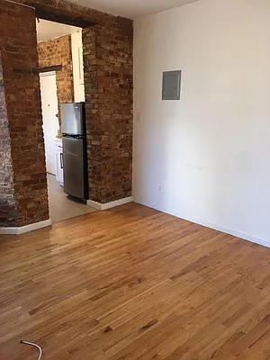 Rented by Weinstein Realty Group | media 10