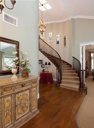 2nd image of 843 Genevieve Pl