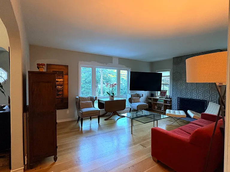 1428 Mountain Blvd — Photo 9