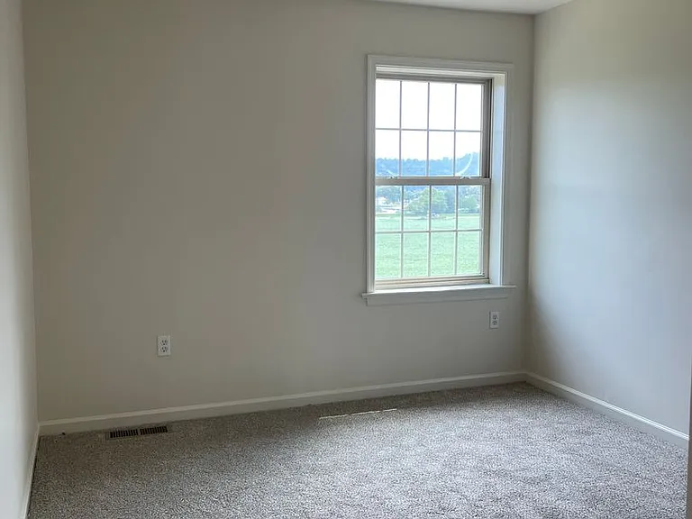 133 Nicole St — Photo 12