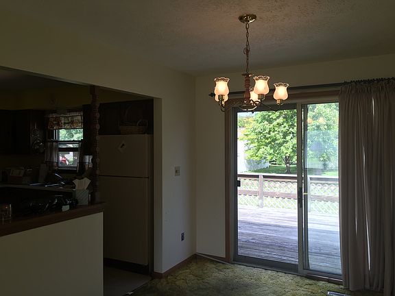 4th image of 586 Dorchester Dr